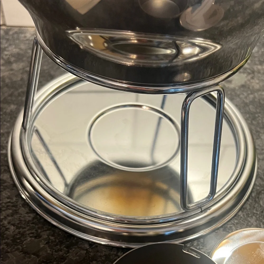 Copco Stainless Steel Fondue Set with 6 Black Handled forks. Looks almost new